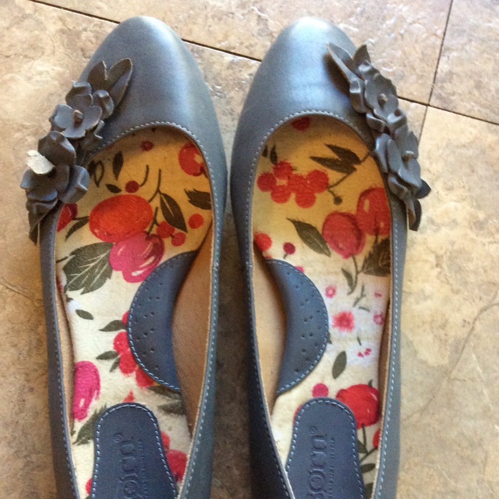 Born blue flats